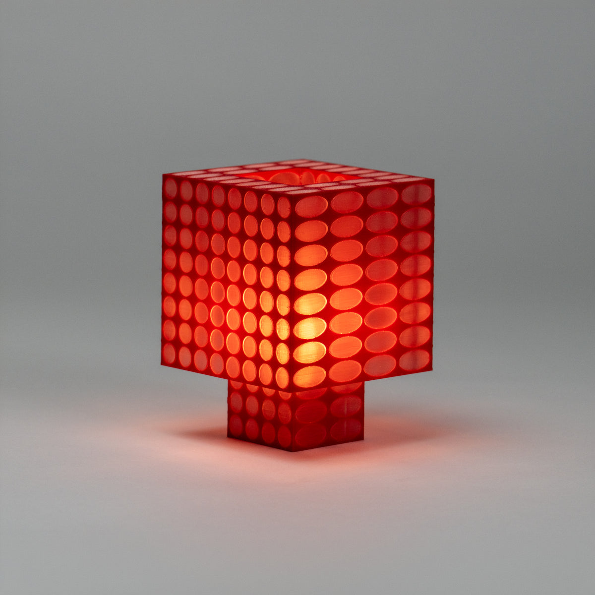 Tesser 8:3 Dots Lamp