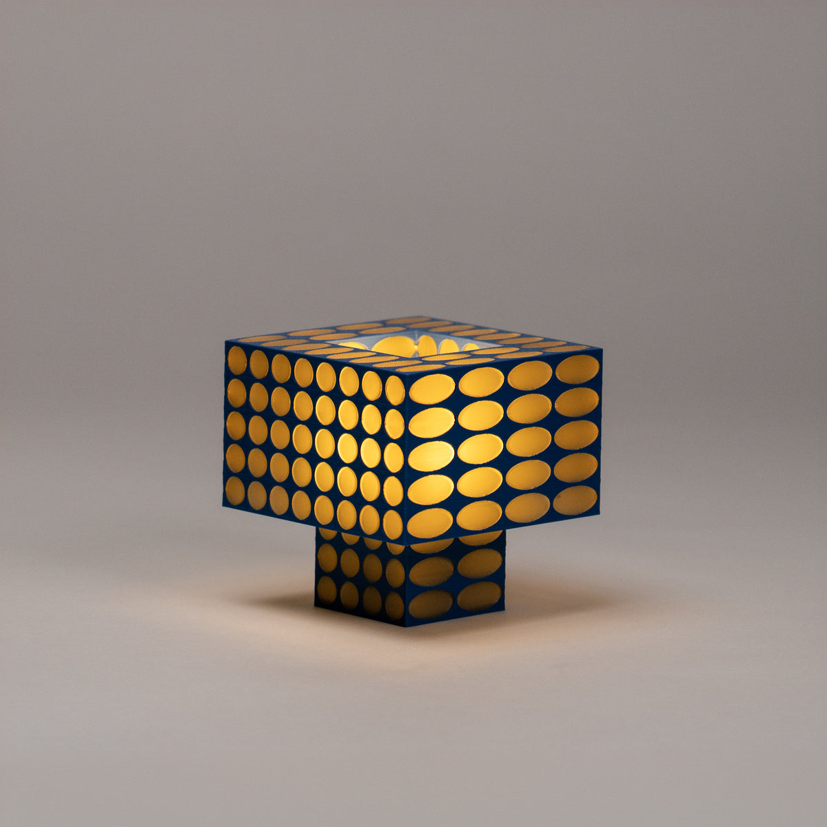 Tesser 5:3 Dots Lamp