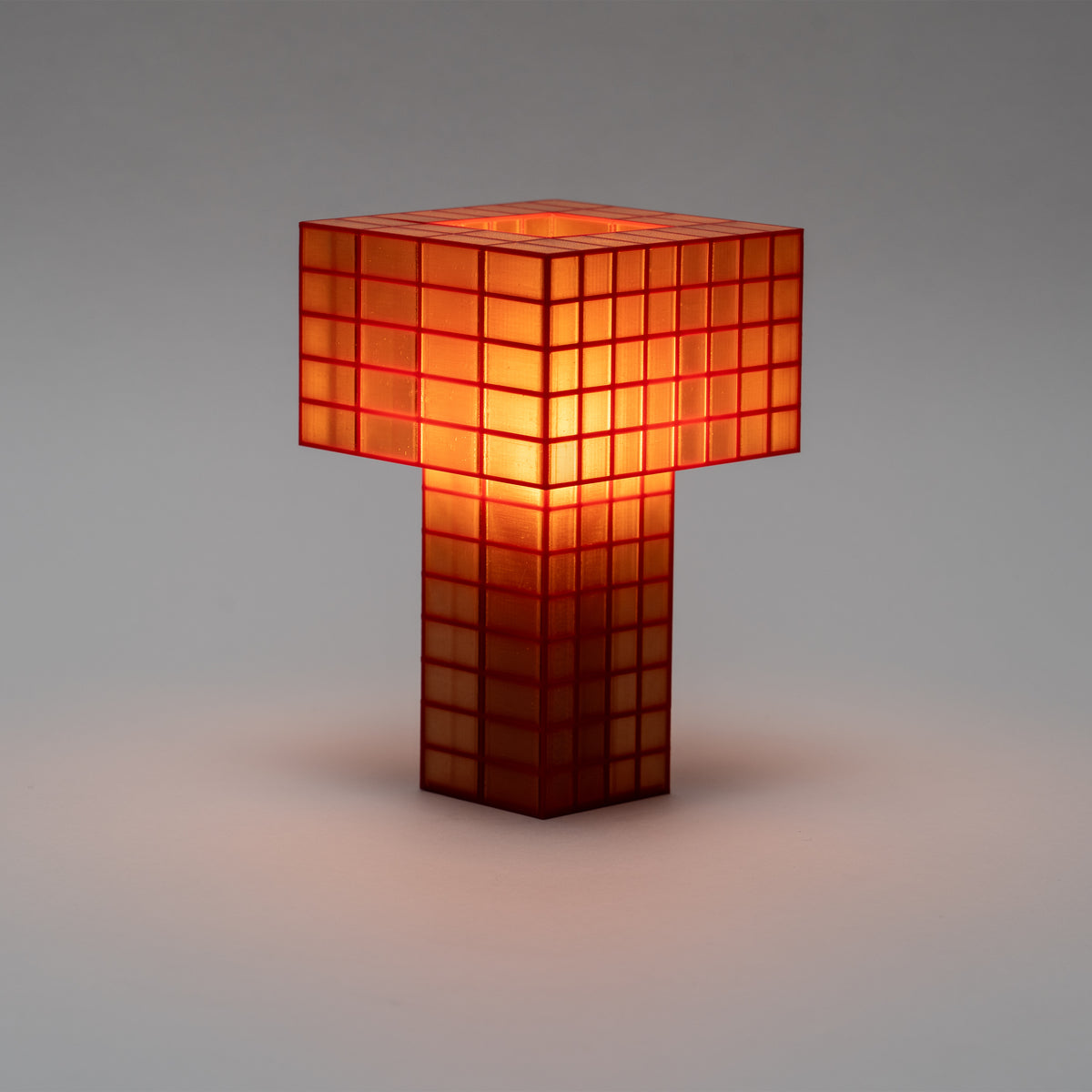 Tesser 5:8 Lamp