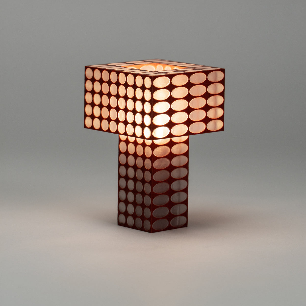 Tesser 5:8 Dots Lamp