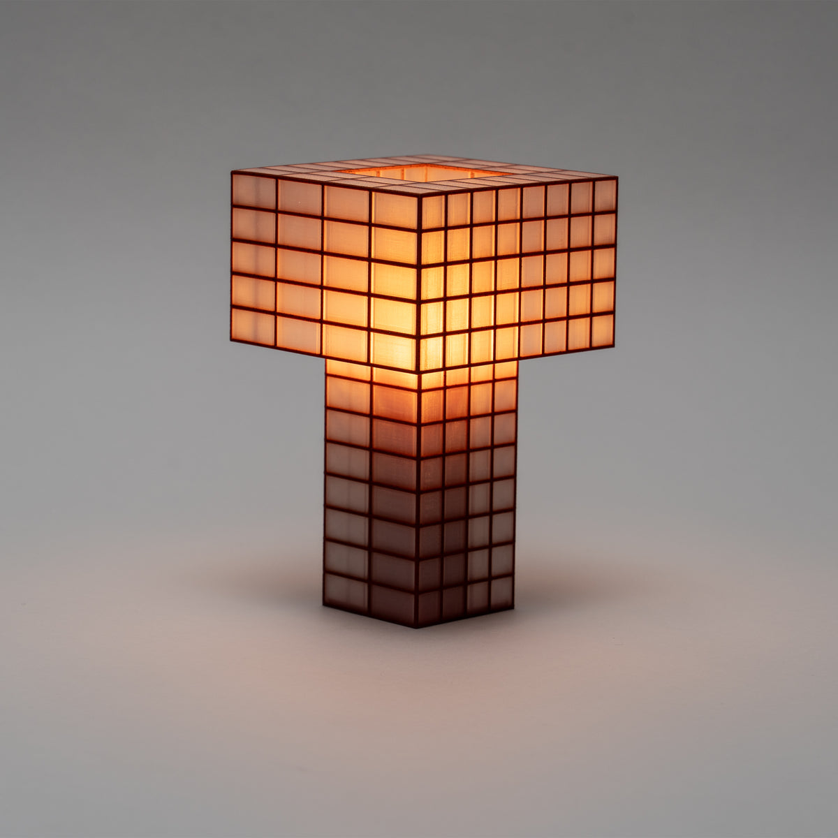 Tesser 5:8 Lamp